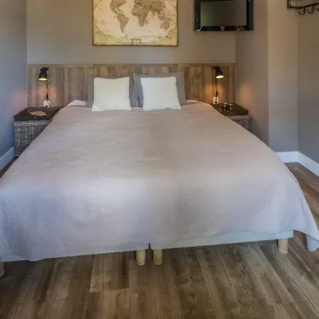 De Kamphoeve Bed & Breakfast *