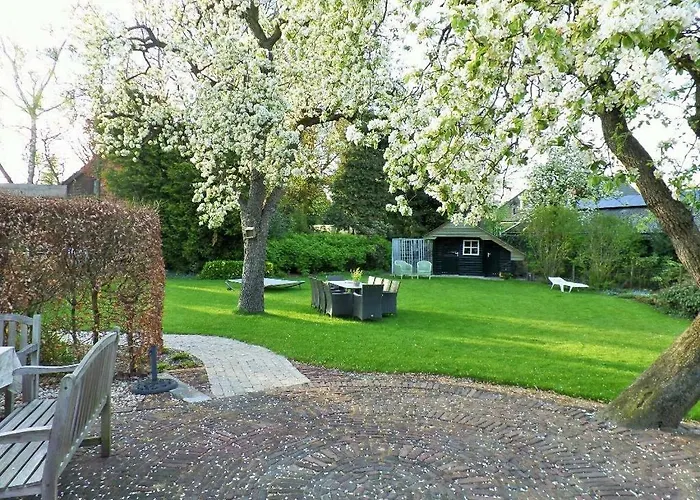 Bed & Breakfast De Kamphoeve Beringe